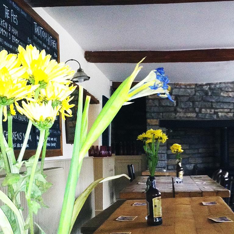 Cross Keys Inn Lydford-on-Fosse エクステリア 写真