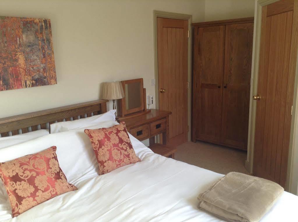 Cross Keys Inn Lydford-on-Fosse エクステリア 写真